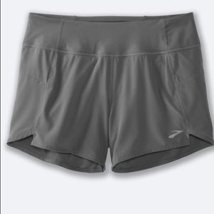 NWT Brooks Medium Women’s Chaser 5” Running Shorts